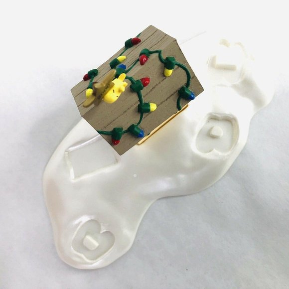 Hallmark Woodstock on Snoopys Doghouse Display Pie - Picture 8 of 12